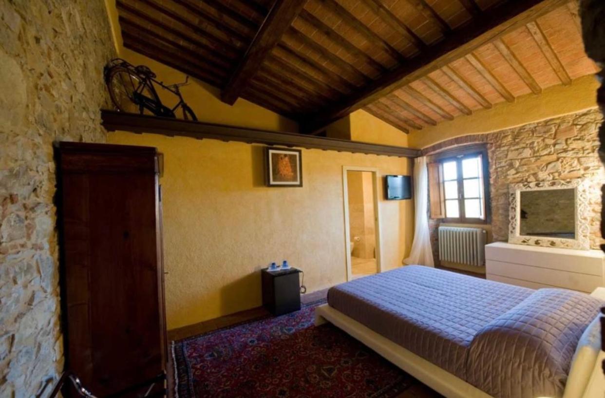 Room In Bb - Agriturismo Sottotono, Nature And Relax Carmignano Eksteriør billede